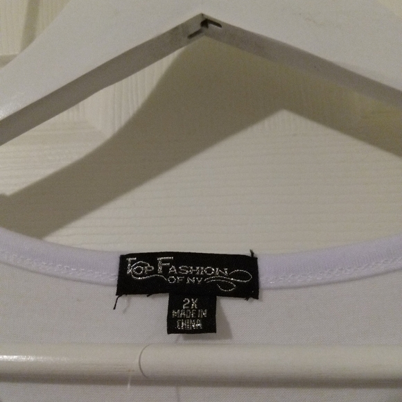 (Clearance) Top fashion white "Blessed with all the curves" top - Picture 4 of 4